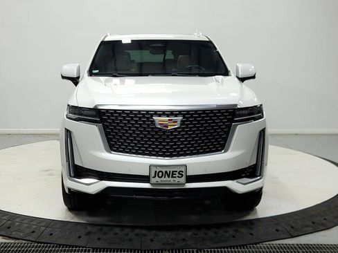 Used 2021 Cadillac Escalade ESV Premium Luxury AWD/4WD image 3
