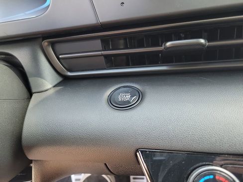 Used 2025 Hyundai Elantra Sport image 23