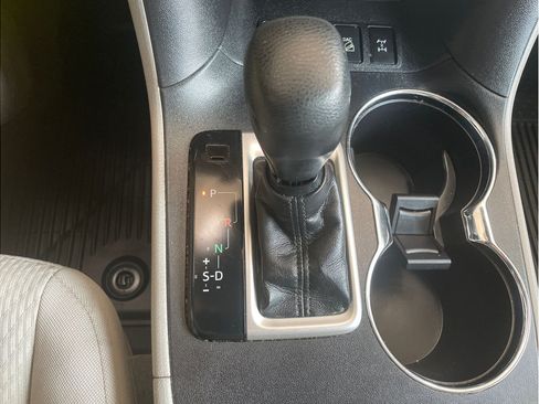 Certified 2017 Toyota Highlander LE AWD/4WD image 21