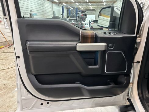 Used 2017 Ford F150 Lariat w/ Equipment Group 502A Luxury image 9