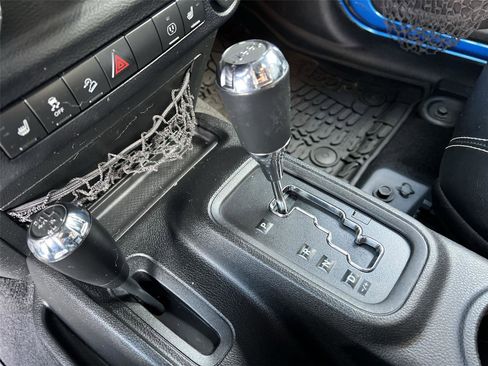 Used 2014 Jeep Wrangler Polar Edition image 19