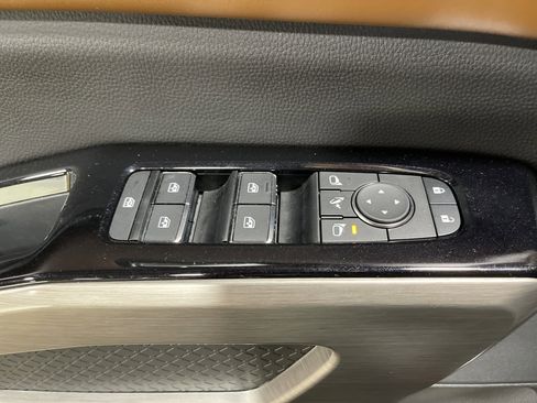 Used 2023 Nissan Pathfinder Platinum w/ Cargo Package image 10