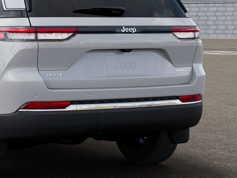 New 2025 Jeep Grand Cherokee Limited w/ MOPAR Finishing Package image 13