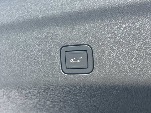 Used 2021 Chevrolet Tahoe High Country RWD image 16