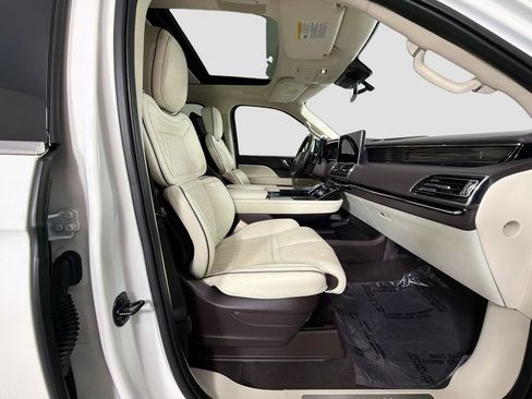 Used 2023 Lincoln Navigator L Black Label AWD/4WD image 30