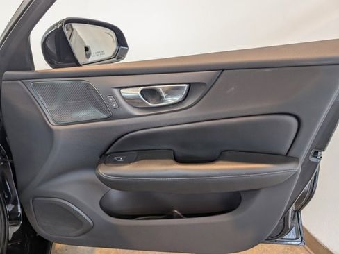 Used 2022 Volvo S60 B5 Inscription image 30