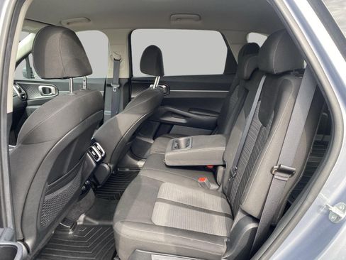 Used 2023 Kia Sorento LX AWD/4WD image 37