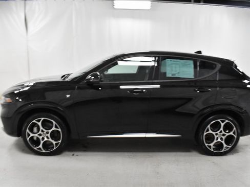 Used 2024 Alfa Romeo Tonale Ti image 8