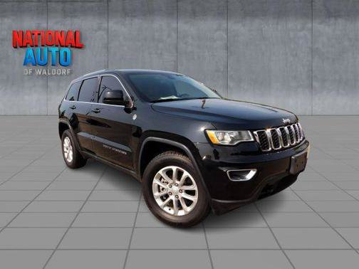 Used 2021 Jeep Grand Cherokee Laredo AWD/4WD image 1