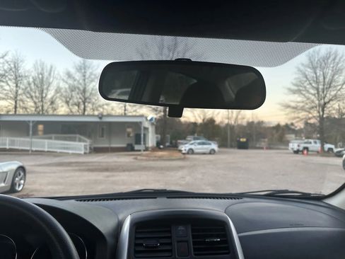 Used 2019 Nissan Versa SV image 23