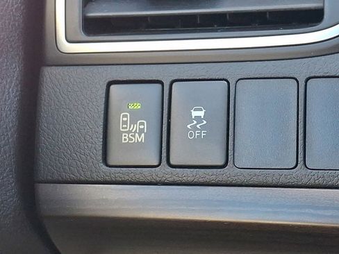 Used 2015 Toyota Camry XLE image 28