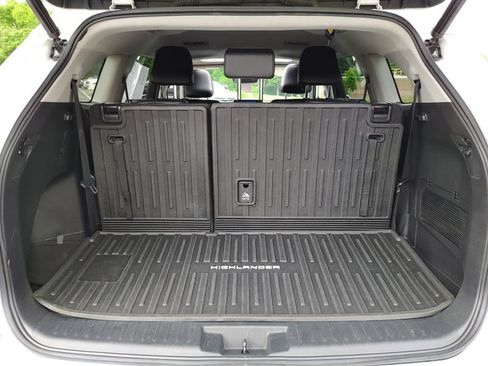 Used 2023 Toyota Highlander XLE AWD/4WD image 20