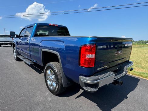 Used 2017 GMC Sierra 2500 SLT w/ Duramax Plus Package AWD/4WD image 4