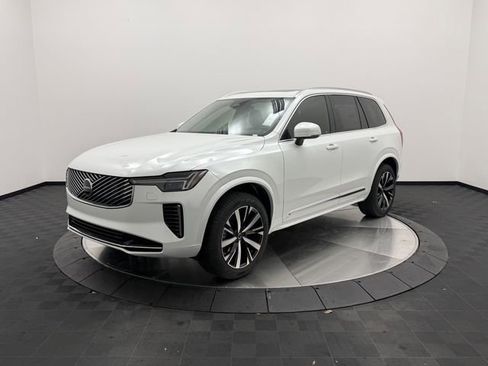 New 2026 Volvo XC90 B5 Core image 3