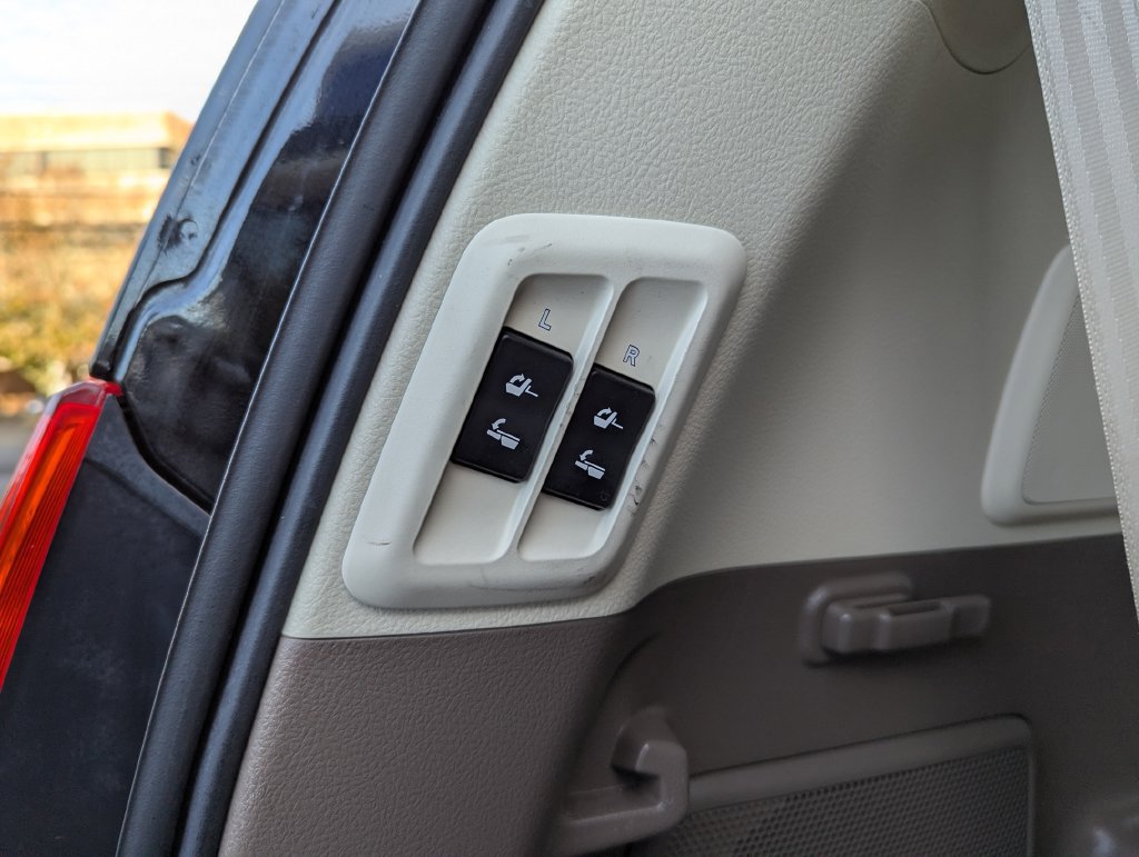 Used 2011 Lexus GX 460 AWD/4WD image 51