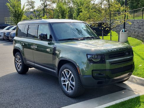 Used 2026 Land Rover Defender 110 S image 10