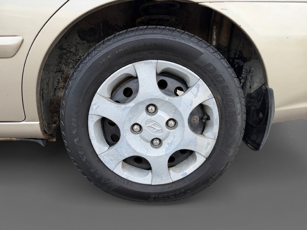 Used 2002 Hyundai Elantra GLS FWD image 10