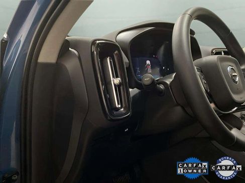 Used 2025 Volvo XC40 B5 Plus image 16