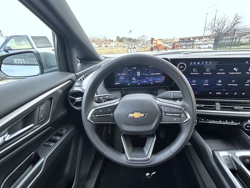 New 2026 Chevrolet Equinox EV LT image 13