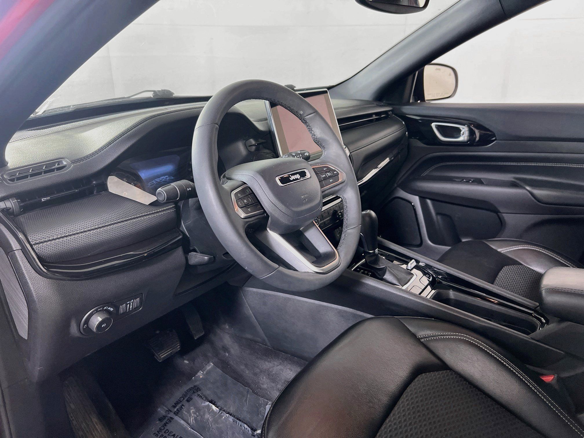 Used 2023 Jeep Compass Latitude w/ Convenience Group AWD/4WD image 9
