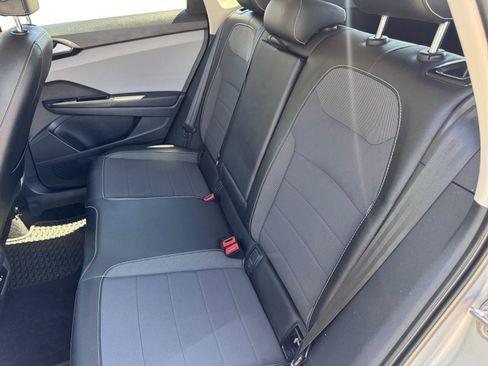 Used 2022 Volkswagen Taos SE image 13