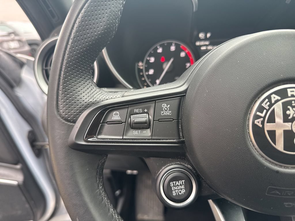 Used 2023 Alfa Romeo Giulia Ti AWD/4WD image 36