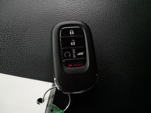 Used 2023 Honda Pilot EX-L image 32