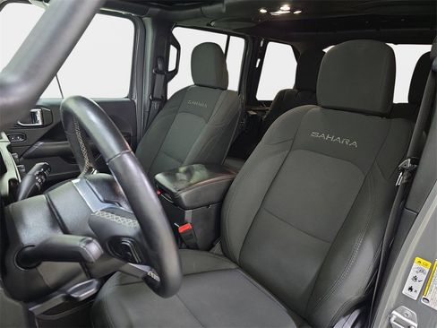 Used 2019 Jeep Wrangler Unlimited Sahara image 17