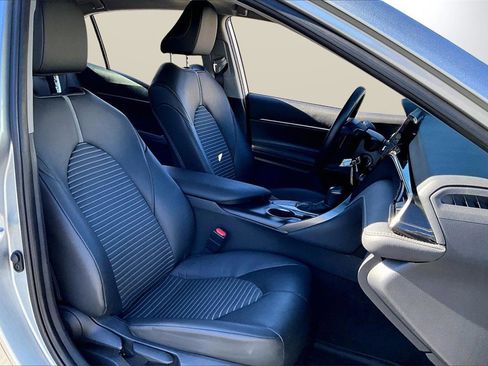 Used 2024 Toyota Camry SE image 21