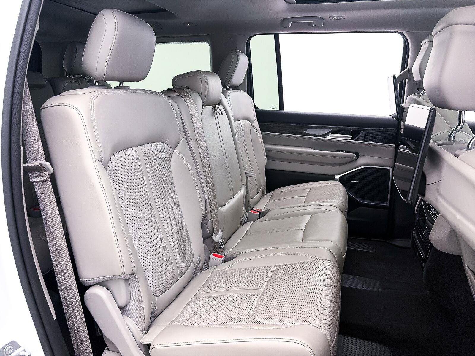 Used 2022 Jeep Wagoneer Series II w/ Premium Group I RWD image 39