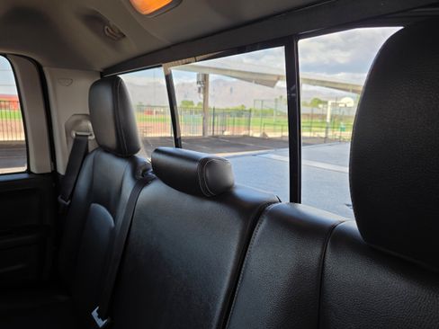 Used 2012 RAM 1500 Laramie AWD/4WD image 22