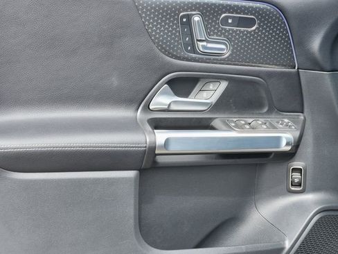 Certified 2024 Mercedes-Benz GLB 250 4MATIC image 10