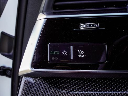 Used 2023 Audi SQ7 Prestige AWD/4WD image 32