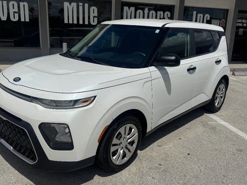 Used 2020 Kia Soul LX image 1
