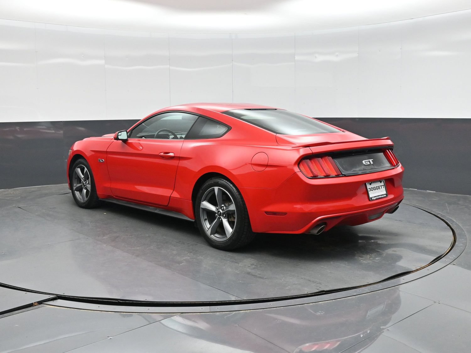 Used 2015 Ford Mustang GT RWD image 4