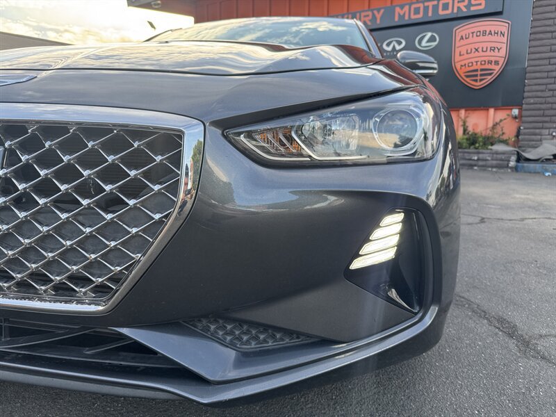 Used 2019 Genesis G70 2.0T Advanced RWD image 5