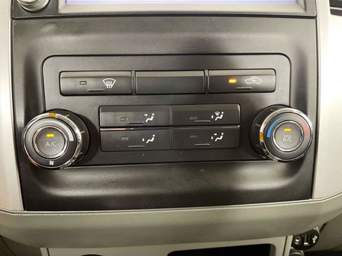 Used 2019 Nissan Frontier SV AWD/4WD image 9