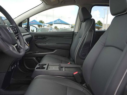 Used 2026 Honda Odyssey Elite image 11