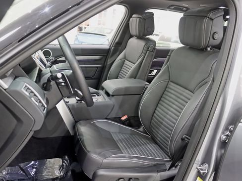 Used 2024 Land Rover Discovery Dynamic SE AWD/4WD image 28