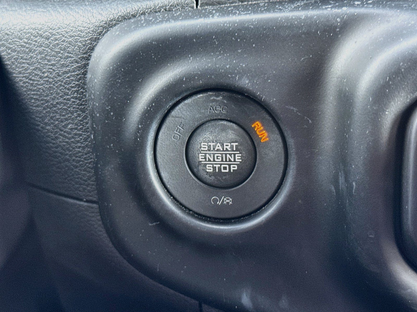 Used 2023 Jeep Wrangler Unlimited Sahara AWD/4WD image 22