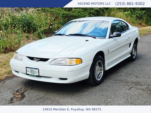 Used 1998 Ford Mustang Coupe RWD image 1