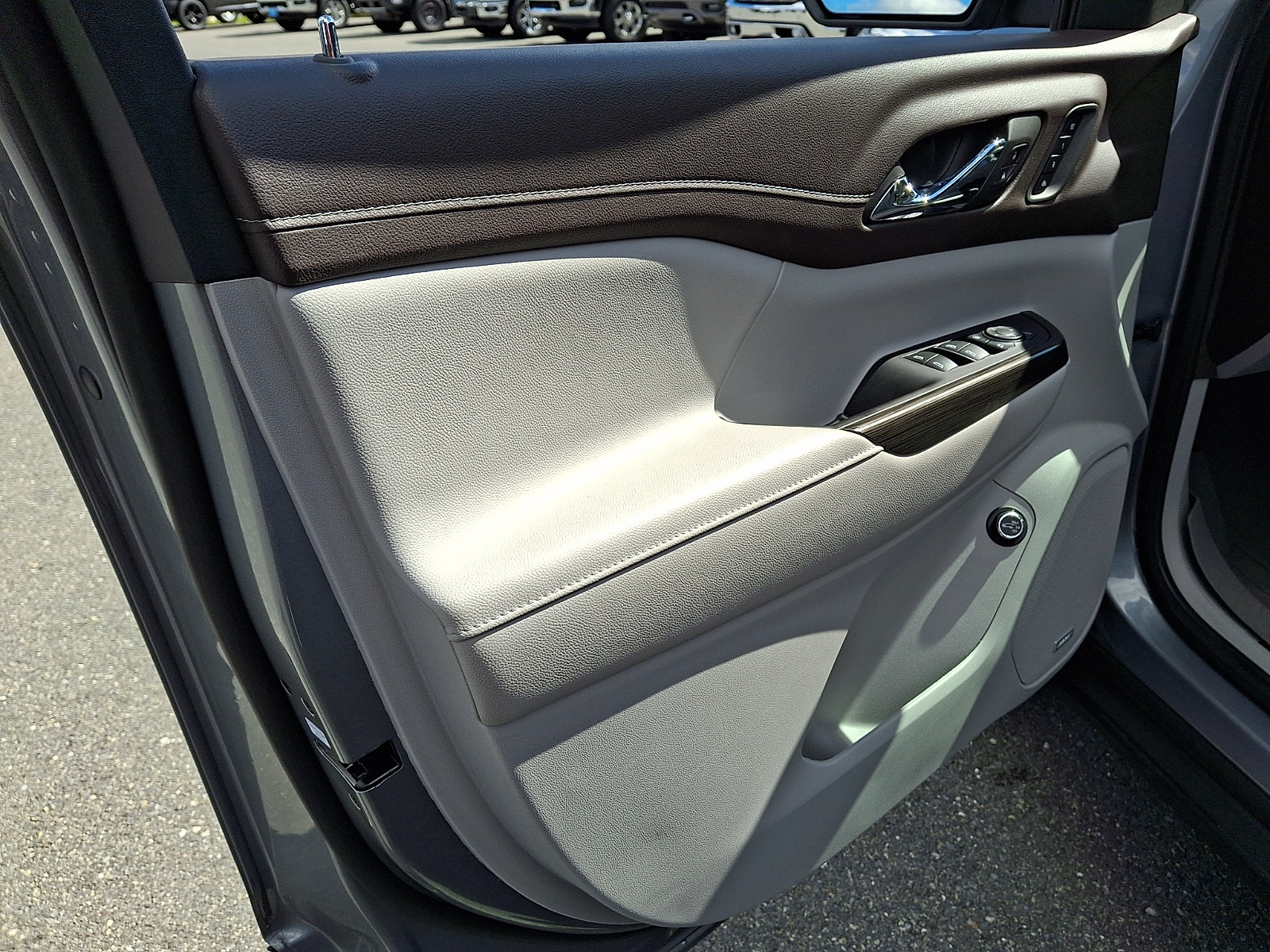 Certified 2023 GMC Acadia SLT w/ Preferred Package FWD image 13