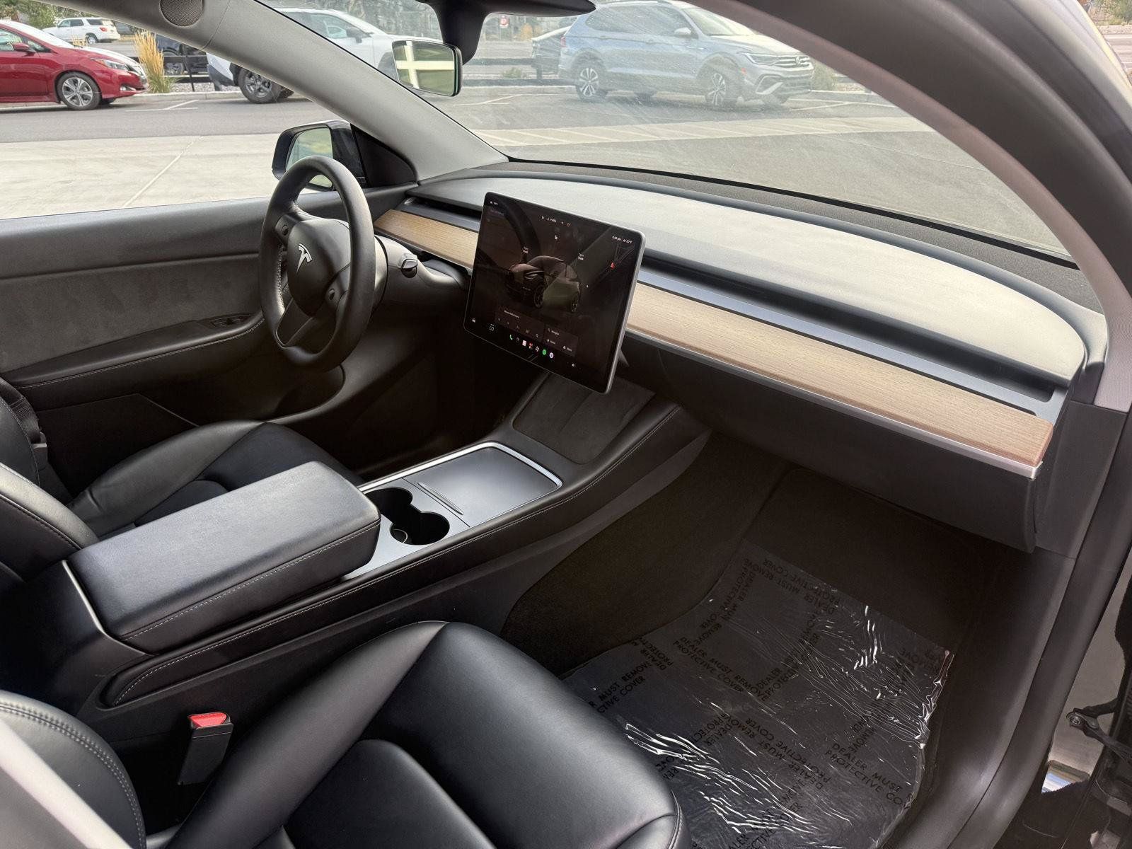 Used 2022 Tesla Model Y Long Range AWD/4WD image 23