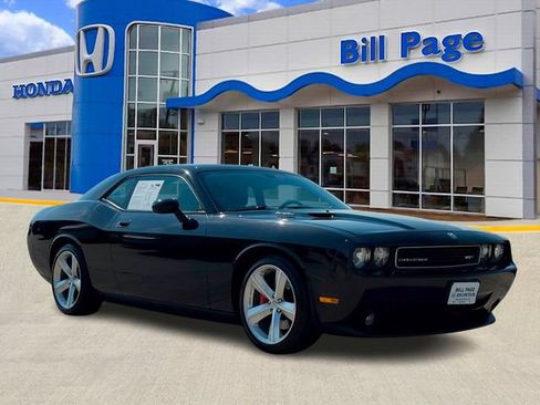 Used 2009 Dodge Challenger SRT8 RWD image 1