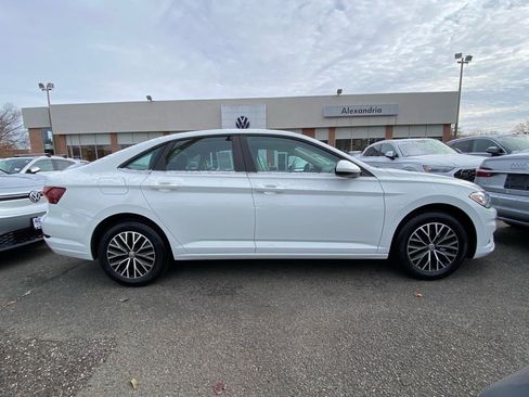 Used 2021 Volkswagen Jetta S image 2