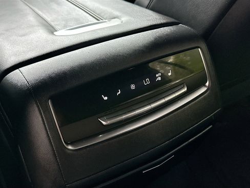 Used 2022 Cadillac Escalade Premium Luxury w/ Performance Package AWD/4WD image 27