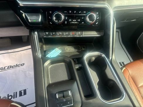 Used 2024 GMC Sierra 3500 Denali Ultimate AWD/4WD image 22