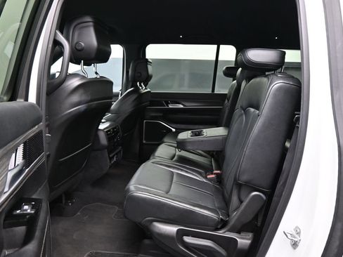 Used 2024 Jeep Wagoneer L Series III w/ Flexible Seating Group AWD/4WD image 26