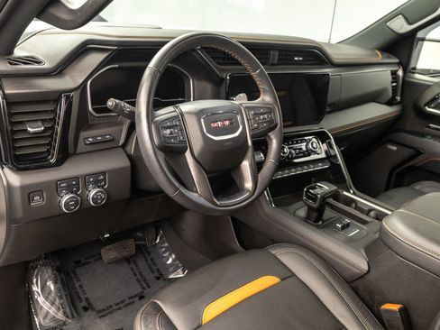 Used 2023 GMC Sierra 1500 AT4 w/ AT4 Premium Package AWD/4WD image 5