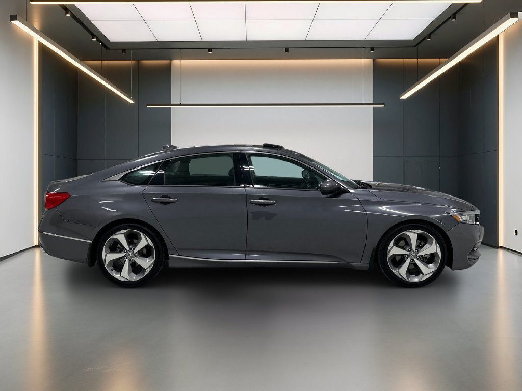 Used 2018 Honda Accord Touring image 7